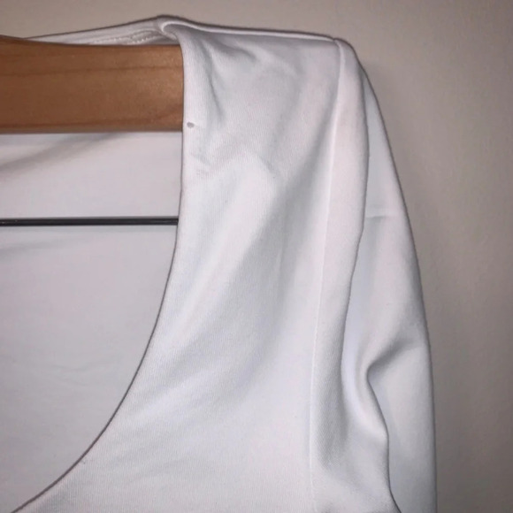 Aritzia Babaton White Sculpt Cropped Long Sleeve Shirt XS - Picture 10 of 11